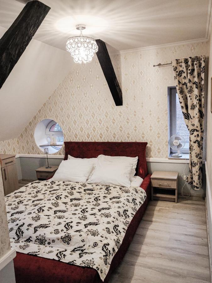 Dom Weselny Pod Kasztanem Hotel Luban Exterior photo