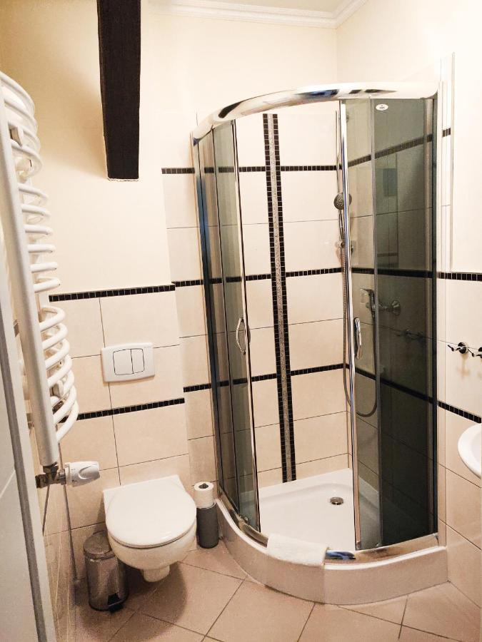 Dom Weselny Pod Kasztanem Hotel Luban Exterior photo